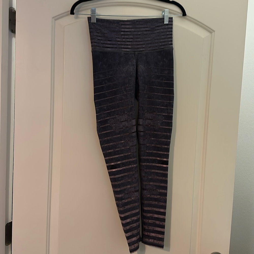 Onzie yoga leggings